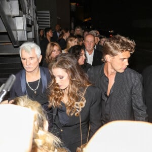 Lisa-Marie Presley et Austin Butler arrivent à la soirée d'anniversaire d'Elvis lors d'une pré-soirée des Golden Globes à Los Angeles le 8 janvier 2023.