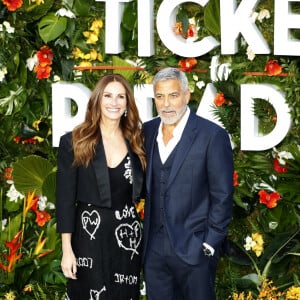 George Clooney et Julia Roberts lors de la première mondiale du film Ticket to Paradise à Londres le 7 septembre 2022.