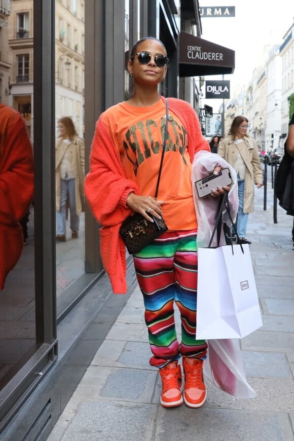 Exclusif - Christina Milian fait du shopping lors de la Fashion Week de Paris (PFW), France, le 30 septembre 2022. 