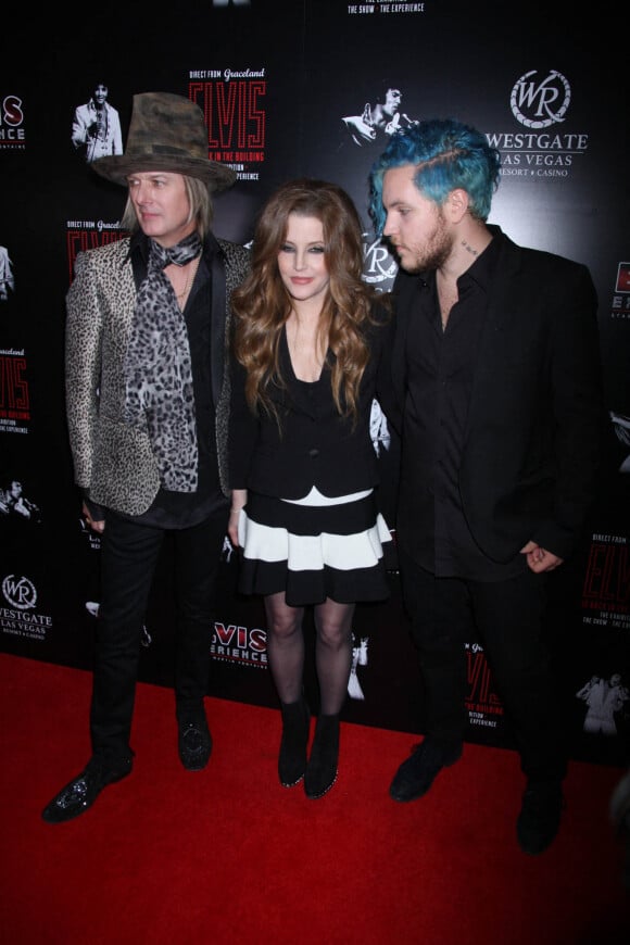 Lisa Marie Presley et son fils Benjamin Keough (petit fils d'Elvis Presley) à la première de The Elvis Experience à Las Vegas le 23 avril 2015.