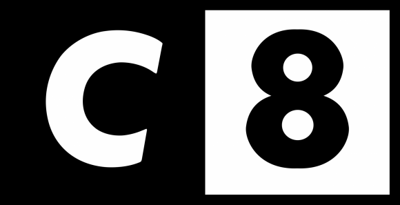 Logo de C8