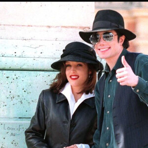 Michael Jackson avec Lisa-Marie Presley à Versailles