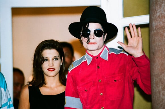 Lisa Marie Presley et son mari Michael Jackson en voyage à Budapest en Hongrie, le 8 aout 1994.