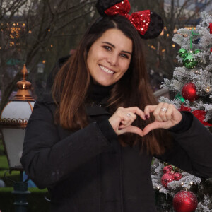 Karine Ferri - Les célébrités fêtent Noël à Disneyland Paris en novembre 2021. La féérie de Noël brille de mille feux à Disneyland Paris ! Pour célébrer l'ouverture de la saison, plusieurs célébrités se sont retrouvées au Parc pour découvrir les festivités les plus magiques d'Europe et rencontrer les Personnages Disney dans leur plus beaux habits de Noël. © Disney via Bestimage