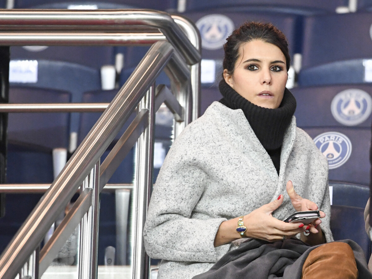 Photo Karine Ferri Karine Ferri Encourage Son Compagnon Yoann Gourcuff Lors Du Match Psg 7482