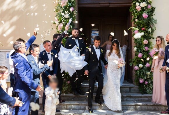 Exclusif - Arrivées et sorties du mariage religieux de Karine Ferri et Yoann Gourcuff à l'église de La Motte, France, le 8 juin 2019. 