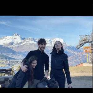 La famille Gainsbourg au ski pour la nouvelle année 2023.