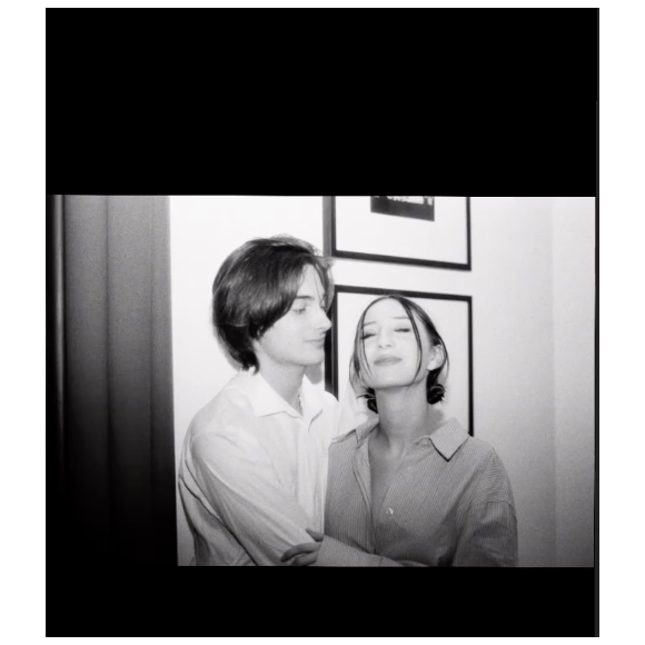 La famille Gainsbourg au ski pour la nouvelle année 2023.