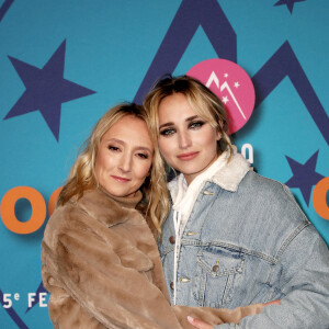 Audrey Lamy et Chloé Jouannet - Photocall de la soirée lors de la 25ème édition du Festival international du film de comédie de l'Alpe d'Huez le 20 janvier 2022 © Dominique Jacovides / Bestimage