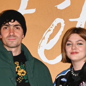 Florian Rossi et sa compagne Louane Emera - Avant-première du film "Cet été-là" au cinéma Pathé Wepler à Paris le 3 janvier 2022. © Coadic Guirec/Bestimage