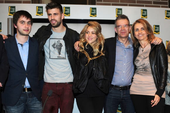 Montserrat Bernabeu - Shakira et son compagnon Gerard Pique au lancement du nouveau livre de Joan Pique, le pere de Gerard, a Barcelone, le 14 mars 2013.