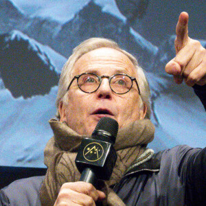 Fabrice Luchini sur la scène du 26e Festival international du film de comédie de l'Alpe d'Huez le 19 janvier 2023. © Sandrine Thesillat / Panoramic / Bestimage