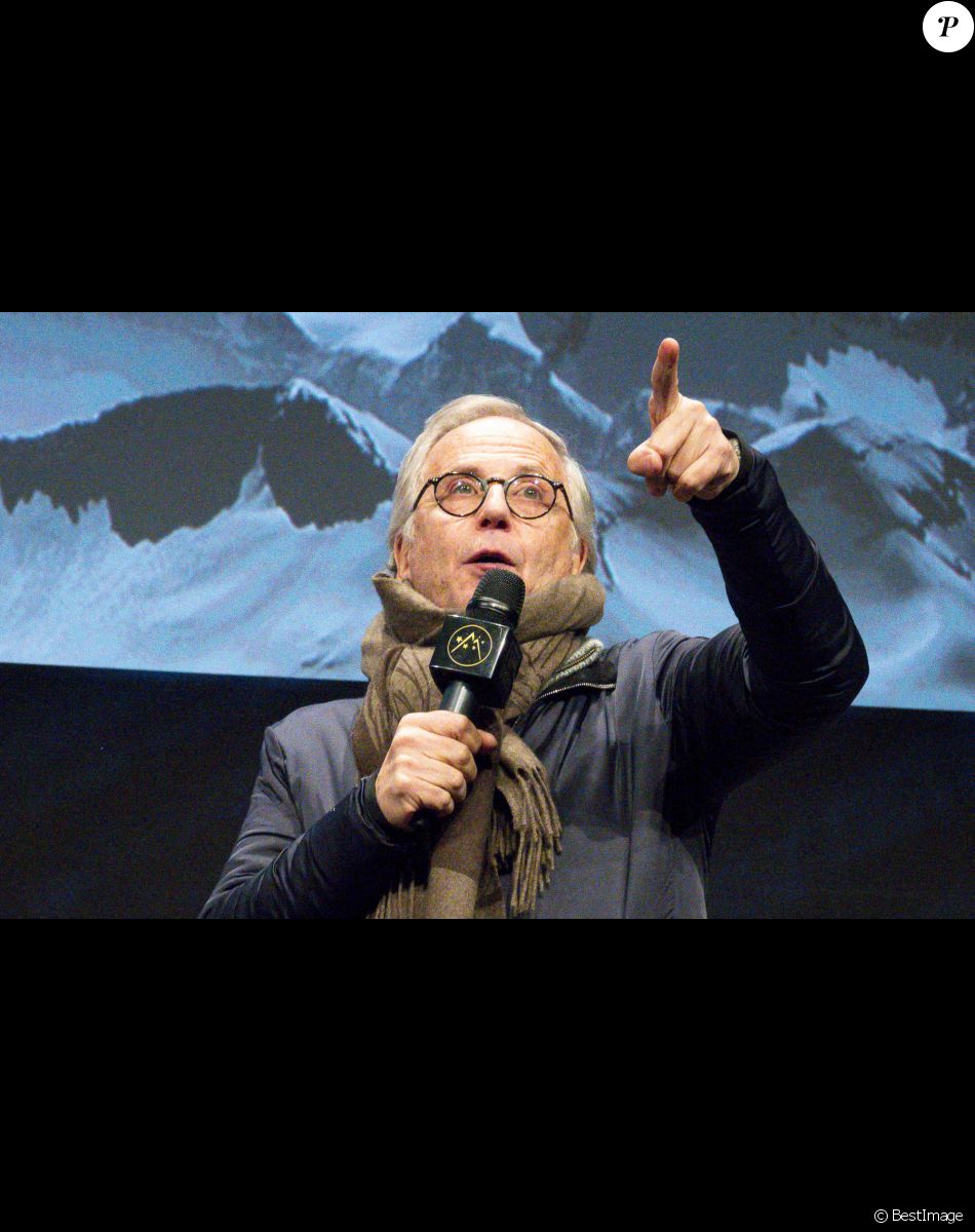 Fabrice Luchini sur la scène du 26e Festival international du film de comédie de l'Alpe d'Huez le 19 janvier 2023. © Sandrine Thesillat / Panoramic / Bestimage