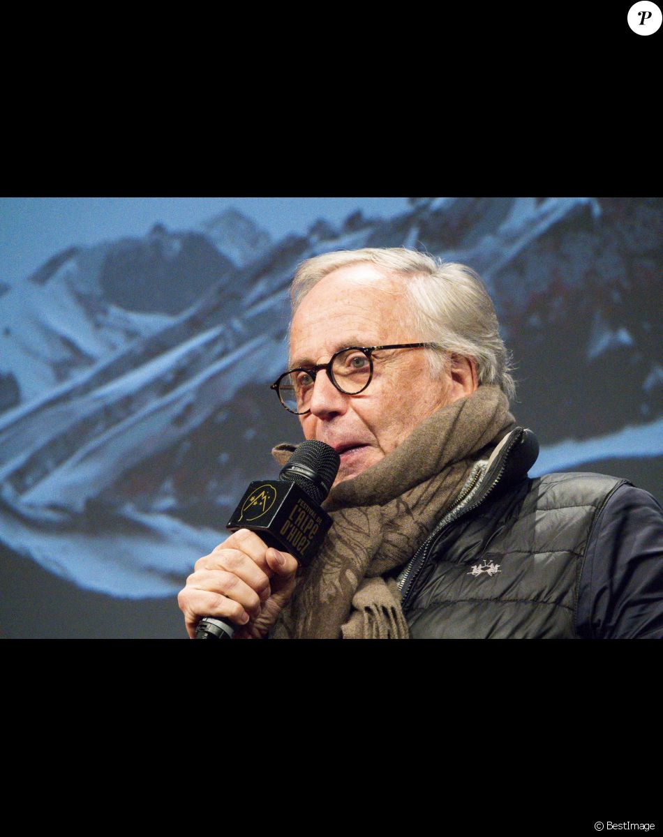 Fabrice Luchini sur la scène du 26e festival international du film de comédie de l'Alpe d'Huez le 19 janvier 2023. © Sandrine Thesillat / Panoramic / Bestimage