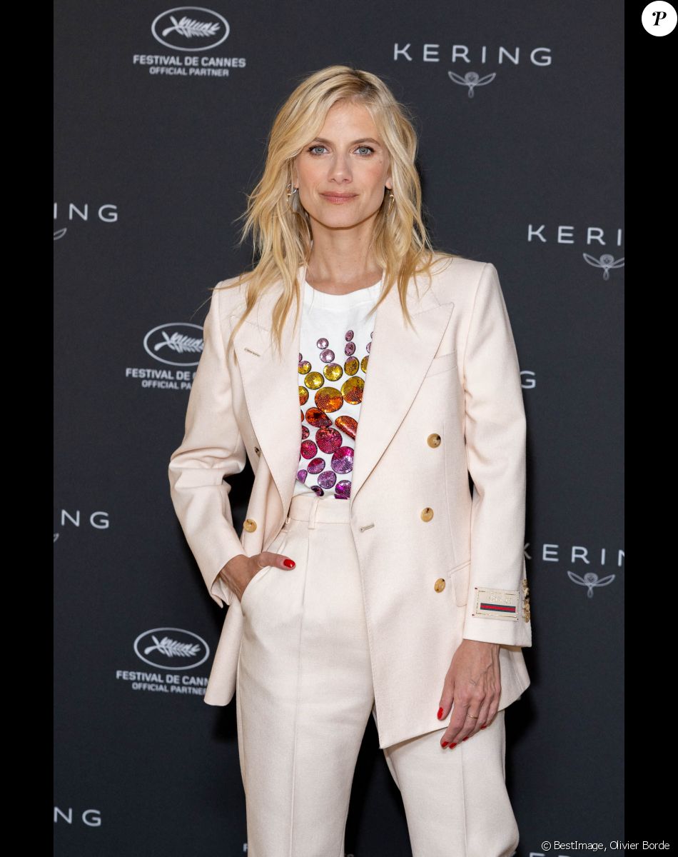 Mélanie Laurent assiste à la conférence "Women In Motion" de Kering à l'hôtel Majestic Barrière lors du 75e Festival International du Film de Cannes, le 23 mai 2022. © Olivier Borde/Bestimage