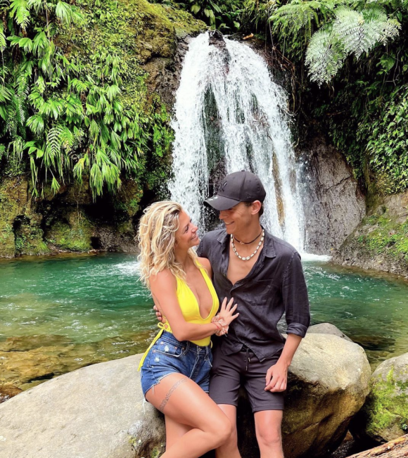 Hector Langevin (Demain nous appartient) avec sa compagne Colombe en vacances en Guadeloupe - Instagram