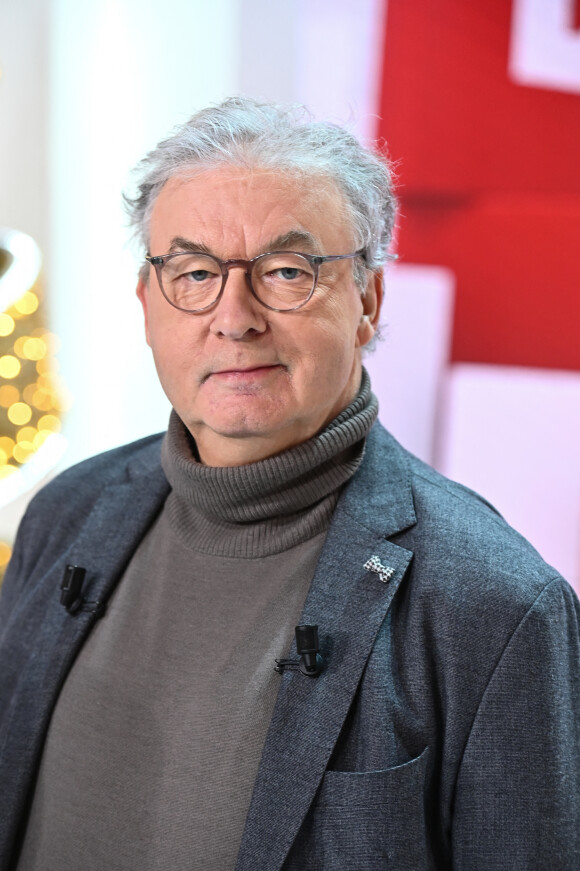 Exclusif - Dominique Besnehard - Enregistrement de l'émission "Vivement dimanche" au studio Gabriel, présentée par M.Drucker, diffusée sur France 3. © Guillaume Gaffiot / Bestimage