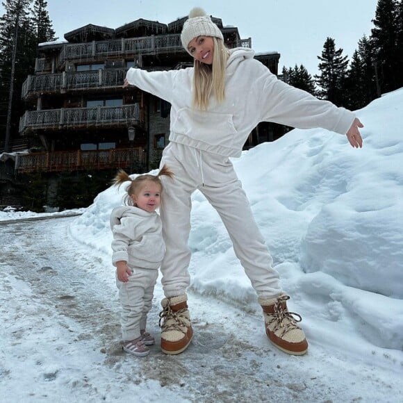 Jessica Thivenin et sa fille Leewane au ski