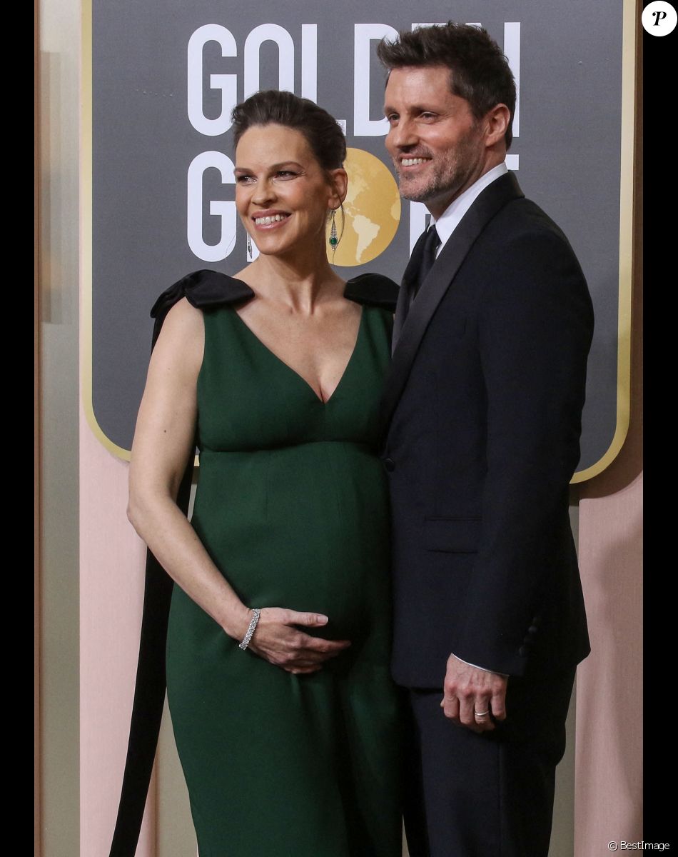 Hilary Swank et Philip Schneider au photocall de la 80ème cérémonie des Golden Globes, au "Beverly Hilton" à Los Angeles.
