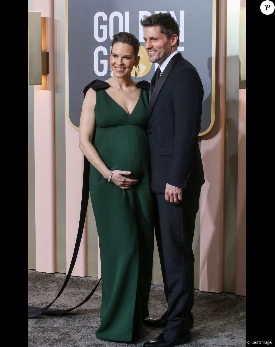 Hilary Swank et Philip Schneider au photocall de la 80ème cérémonie des Golden Globes, au "Beverly Hilton" à Los Angeles.