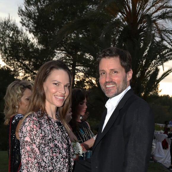Hilary Swank et son mari Philip Schneider - Gala de charité de l'académie de tennis Mouratoglou afin de récolter des fonds pour sa fondation "Champ'Seed" à Biot le 23 juin 2019.