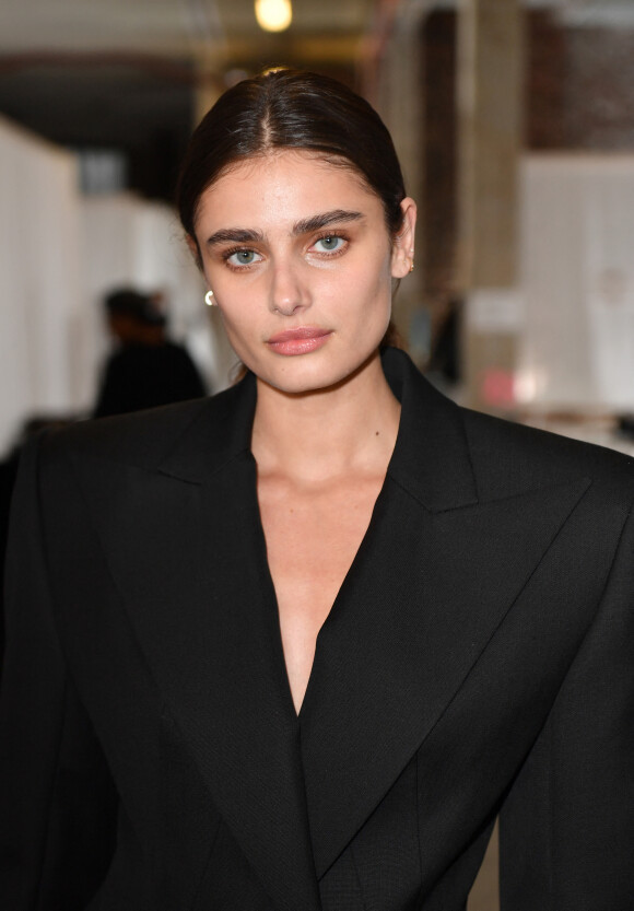 Taylor Hill - Backstage du défilé de mode Haute-Couture Alexandre Vauthier au 50 boulevard Lefebvre lors de la Fashion Week Printemps-été 2023 de Paris, France, le 24 janvier 2023. © Veeren/Bestimage 