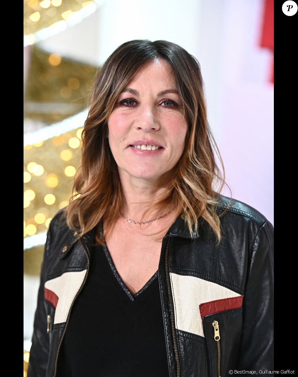 Exclusif - Mathilde Seigner - Enregistrement de l'émission "Vivement dimanche" au studio Gabriel, présentée par M.Drucker, diffusée sur France 3 le 25 décembre 2022. © Guillaume Gaffiot / Bestimage