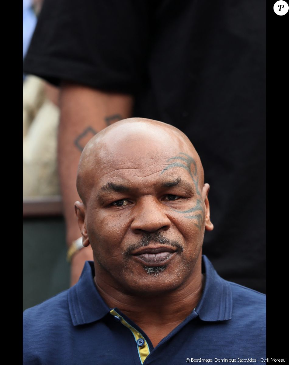 Mike Tyson dans les tribunes des internationaux de tennis de Roland Garros à Paris, France. © Dominique Jacovides - Cyril Moreau/Bestimage