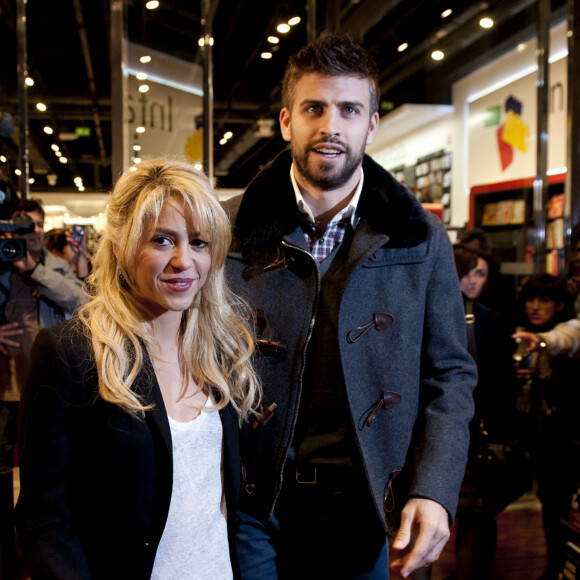 Shakira et Gerard Piqué au salon du livre à Barceon en 2011
