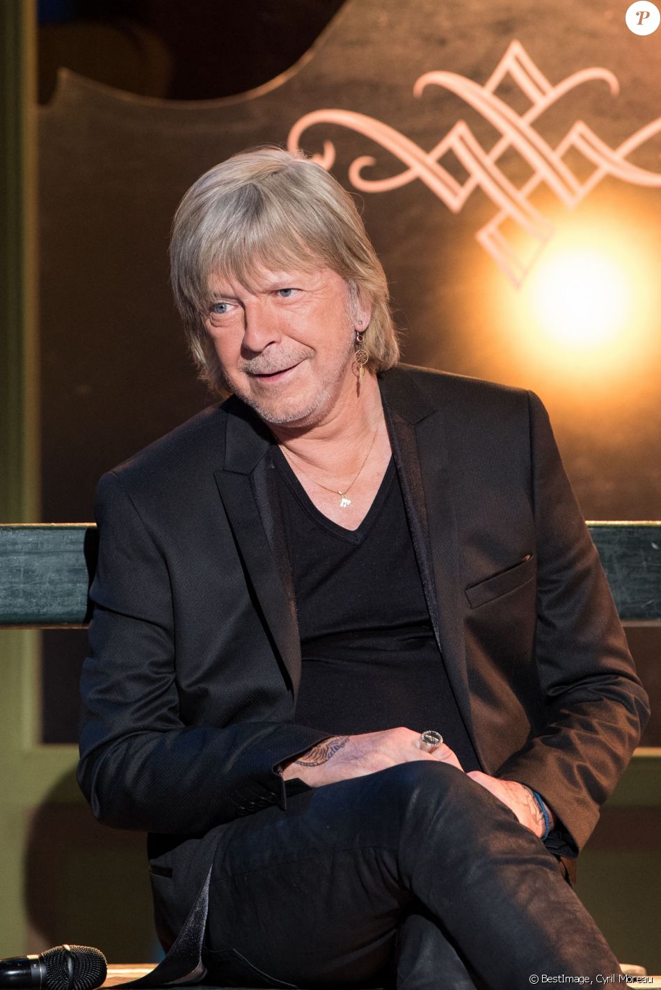 Exclusif - Le chanteur Renaud (Renaud Séchan) - Tournage de l&#039;émission &quot;Merci Renaud&quot; dans les studios de la Plaine Saint-Denis le 15 novembre 2016, qui sera diffusée le samedi 17 décembre 2016 en prime time sur France 2. © Cyril Moreau / Bestimage