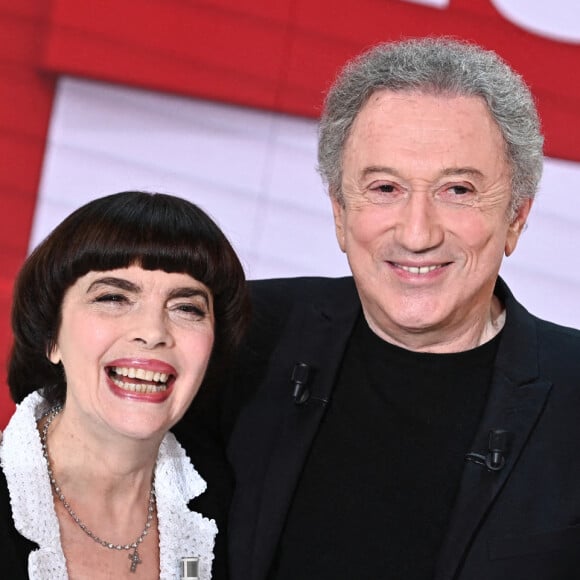 Exclusif - Mireille Mathieu et Michel Drucker - Enregistrement de l'émission "Vivement dimanche" au studio Gabrie à Paris le 25 novembre 2022.