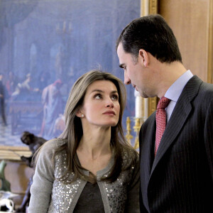 La princesse Letizia et le prince Felipe d'Espagne lors d'une audience à Madrid. Le 17 mars 2010 