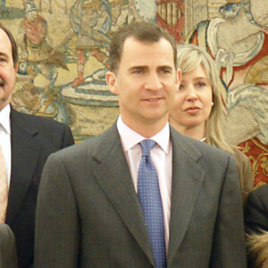 Le Prince des Asturies Felipe VI préside avec sa femme, la princesse Letizia, les audiences au Palais de la Zarzuela le 14 avril 2010