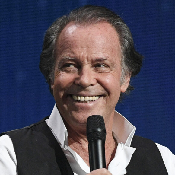 Exclusif - Michel Leeb - Enregistrement de l'émission "Le Grand Show de l'Humour - Les 50 comiques préférés des français" présenté par M. Drucker à la Seine Musicale à Boulogne-Billancourt le 4 décembre 2017. L'émission sera diffusée le 16 décembre à 20h50 sur France 2. © Pierre Perusseau/Bestimage