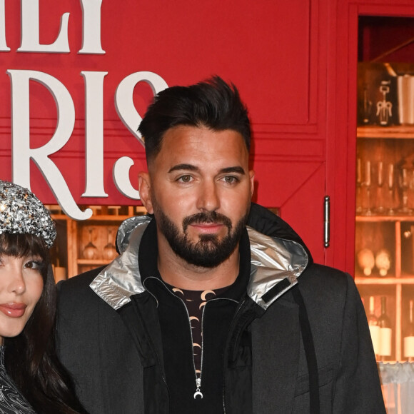 Nabilla (Benattia) et son mari Thomas Vergara - Avant-première du film Netflix "Emily in Paris" saison 3 au Théâtre des Champs Elysées à Paris le 6 décembre 2022. © Coadic Guirec/Bestimage 