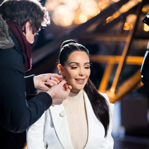 Exclusif - Nabilla Benattia - Backstage - Enregistrement de l'émission "La Chanson secrète 10" au 1er étage de la Tour Eiffel à Paris, diffusée le 22 janvier sur TF1 à 21h05 © Tiziano Da Silva / Bestimage 