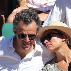 Arthur Sadoun et sa femme Anne Sophie Lapix - Personnalités dans les tribunes lors des internationaux de France de Roland Garros à Paris. Le 10 juin 2017. © Jacovides - Moreau / Bestimage