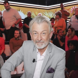 Exclusif - Gilles Verdez - Sur le plateau de l'émission TPMP (Touche Pas à Mon Poste) présentée en direct par C.Hanouna et diffusée sur C8 à Paris le 25 novembre 2022 - © Jack Tribeca / Bestimage 