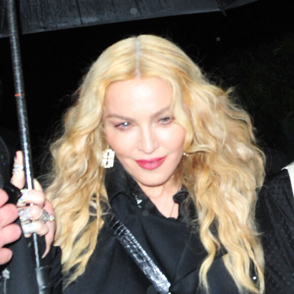 Madonna à la sortie de l'after party du MET Gala au Standard Hotel de New York le 2 mai 2016.