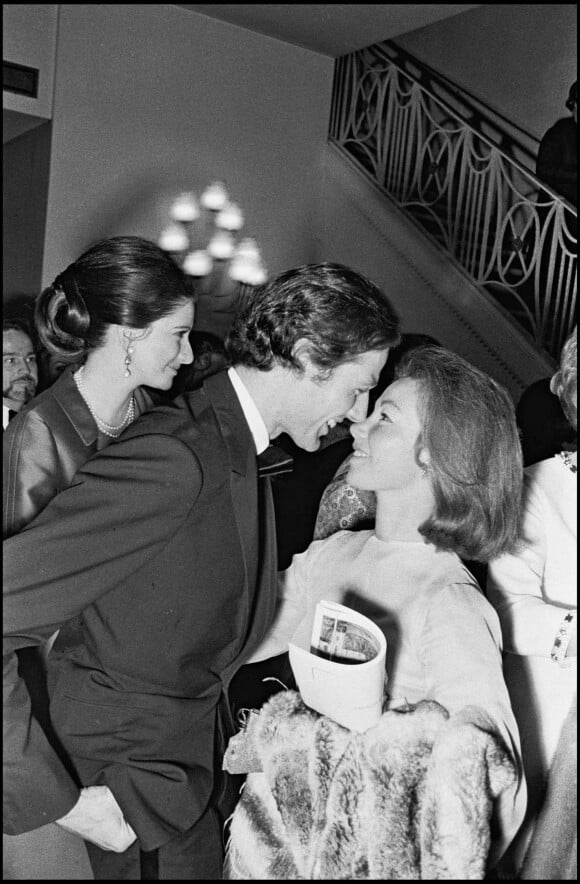 Nadine de Rothschild et son mari Edmond lors de la générale de la pièce "Le Violon sur le toit" en 1969