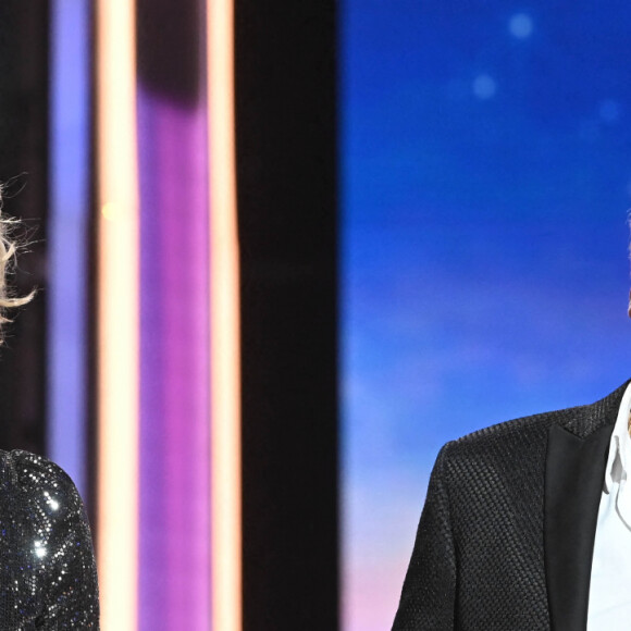 Sophie Davant et Nagui - 36e édition du Téléthon sur le plateau de France 2, avec pour parrain Kev Adams, le 3 décembre 2022. © Coadic GUIREC / Bestimage