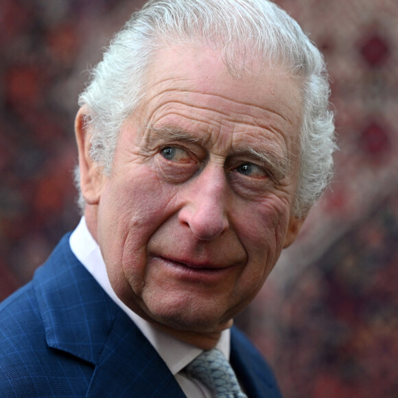 Le roi Charles III d'Angleterre, lors d'une visite au musée Leighton House récemment rénové à Londres, Royaume Uni