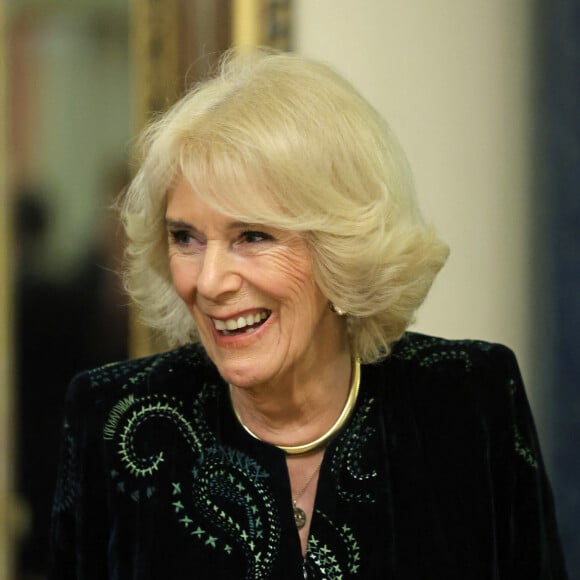 Camilla Parker Bowles, reine consort d'Angleterre lors d'une réception pour les communautés britanniques d'Asie de l'Est et du Sud-Est au Palais de Buckingham le 1er février 2023. 