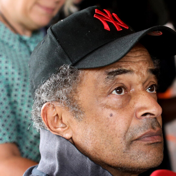 L'ancien sportif de tennis, Yannick Noah durant unne interview dans son village Noah, à Yaoundé, Cameroun, le 25 juillet 2022. © Stéphane Lemouton/Bestimage