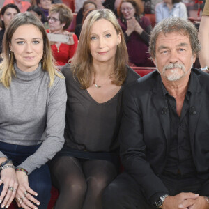 Catherine Marchal, Olivier Marchal et leur fille Zoé Marchal - Enregistrement de l'émission "Vivement Dimanche" à Paris le 15 Décembre 2015 et qui sera diffusée le 6 Janvier 2016. Invité principal Olivier Marchal