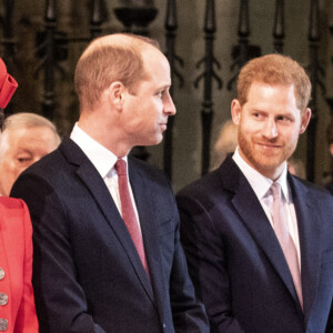 Catherine Kate Middleton, duchesse de Cambridge, le prince William, duc de Cambridge, le prince Harry, duc de Sussex, Meghan Markle, enceinte, duchesse de Sussex, le prince Charles, prince de Galles lors de la messe en l'honneur de la journée du Commonwealth à l'abbaye de Westminster à Londres le 11 mars 2019.  11th March 2019 London UK Britain's Queen Elizabeth is joined by Prince Charles, Camilla, Duchess of Cornwall, Prince William and Catherine, Duchess of Cambridge, Prince Harry and Meghan, Duchess of Sussex and Prince Andrew at the Commonwealth Service at Westminster Abbey in London, Monday, March 11, 2019. Commonwealth Day has a special significance this year, as 2019 marks the 70th anniversary of the modern Commonwealth - a global network of 53 countries and almost 2.4 billion people, a third of the world's population, of whom 60 percent are under 30 years old. Also acting is British Prime Minister Theresa May. 