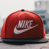 Adoptez l'accessoire qui renversera votre allure avec ces couvre-chefs Nike