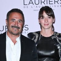 José Garcia très amoureux de Camille, Julie Gayet complice avec le séduisant Nicolas Duvauchelle