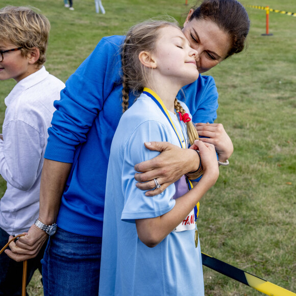 La princesse Victoria de Suède et la princesse Estelle de Suède - La famille royale de Suède participe à la course du prince Daniel et Pep Day au parc Haga à Stockholm, Suède, Suède, le 18 septembre 2022. 