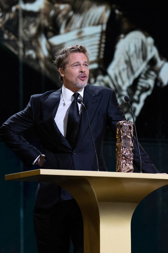 Brad Pitt - David Fincher reçoit un César d'honneur lors de la 48ème édition des César à l'Olympia à Paris le 24 février 2023 © Olivier Borde / Dominique Jacovides / Bestimage 